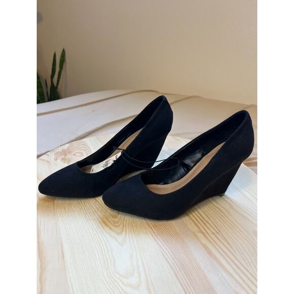 Express Black Faux Suede Pointed Toe Heels - Size 7 - Picture 5 of 7